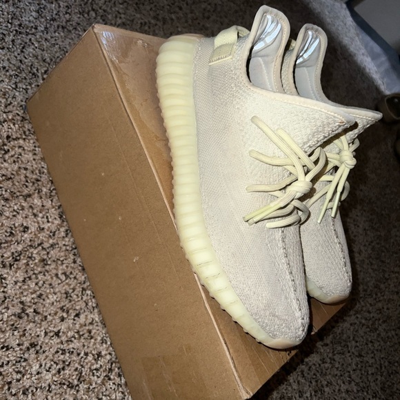 yeezy - Picture 2 of 4